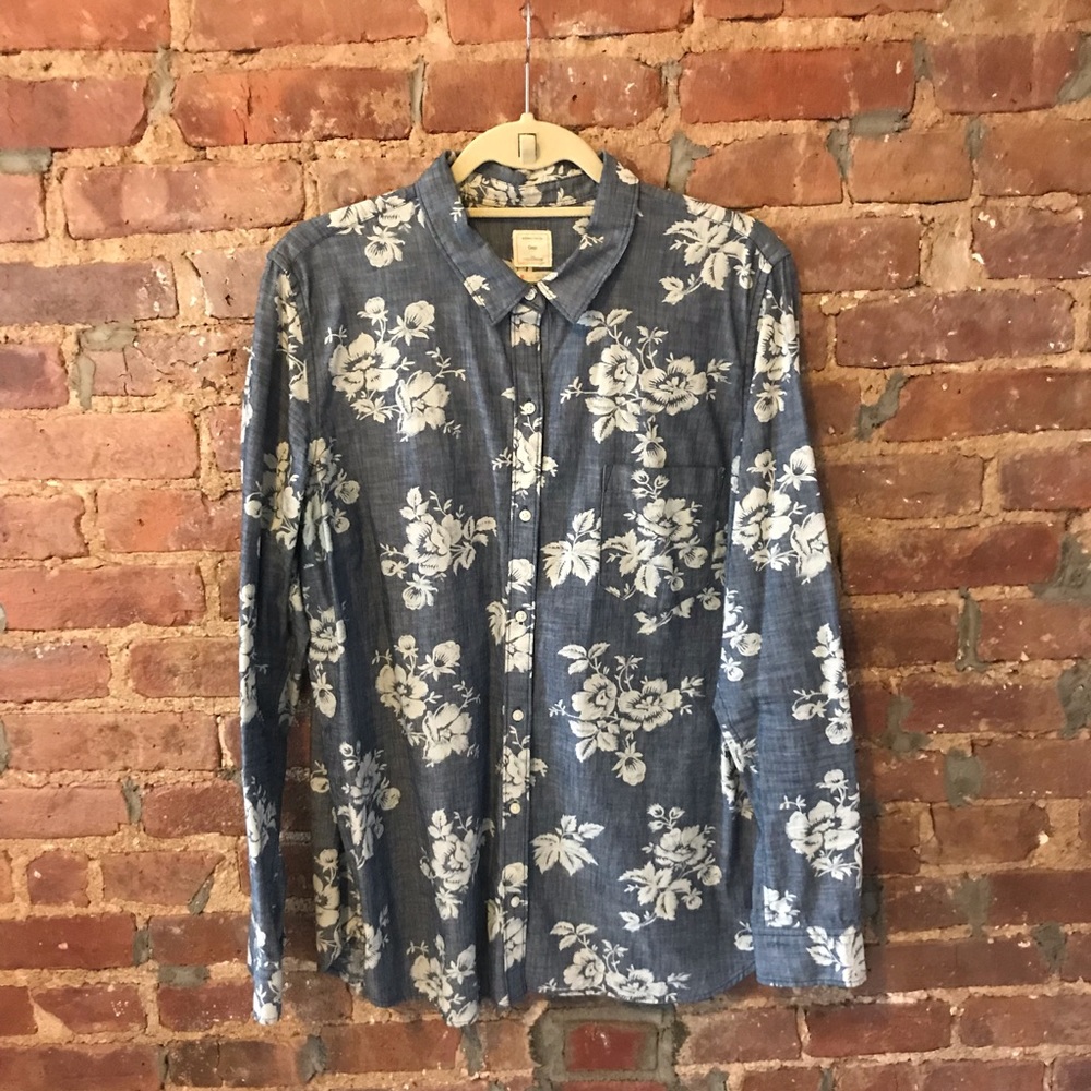 The Gap Floral Chambray Button Down Shirt - XL